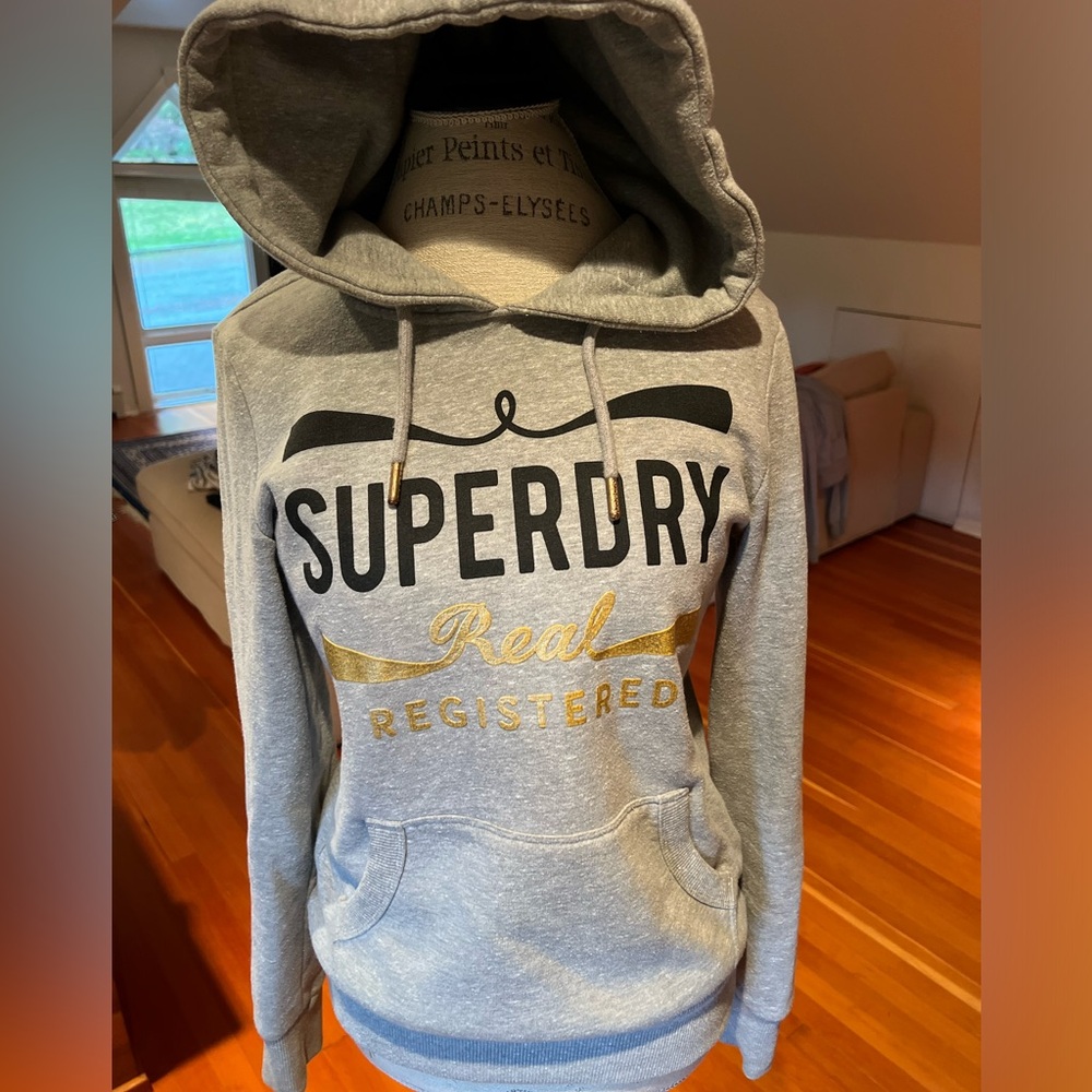 Superdry fitted hoodie from UK size 6US fits like 2-4.